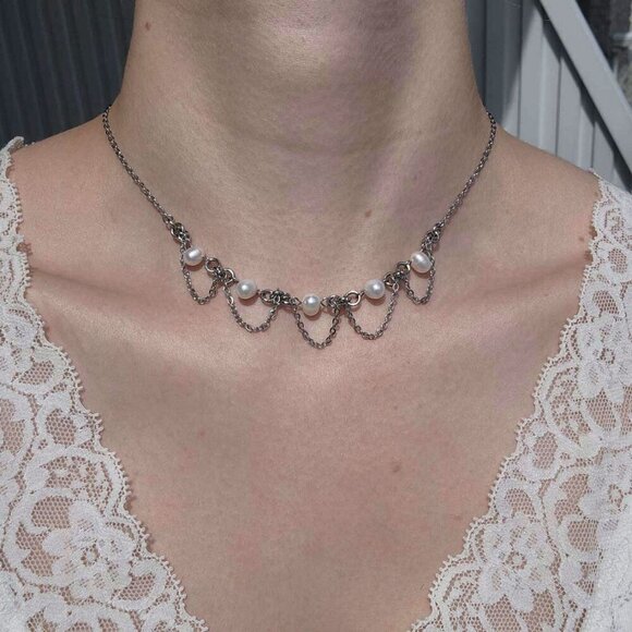 Gothic Coquette white freshwater pearl chandelier necklace with a silver chain - Picture 3 of 9